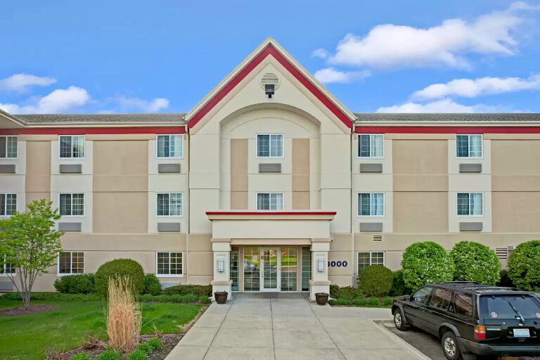 MainStay Suites – Chicago Northbrook-Wheeling